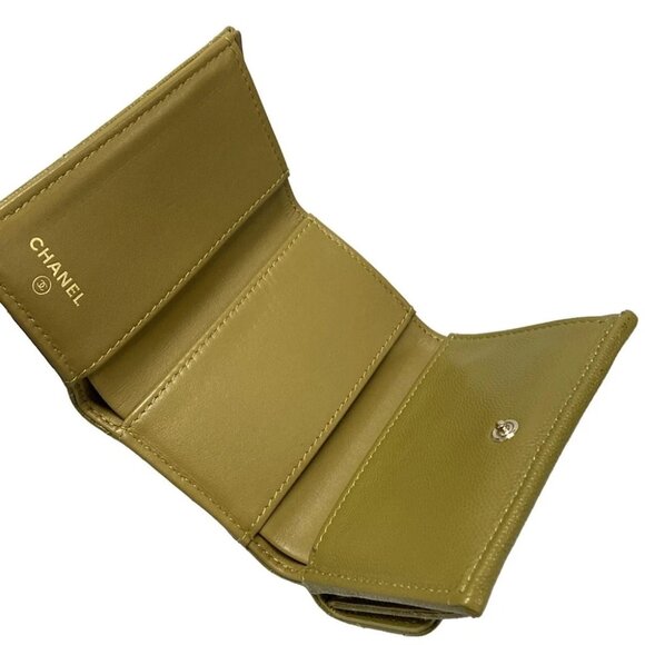Auth CHANEL Matelasse Khaki Calfskin Trifold Wallet Gold hardware - Picture 3 of 11